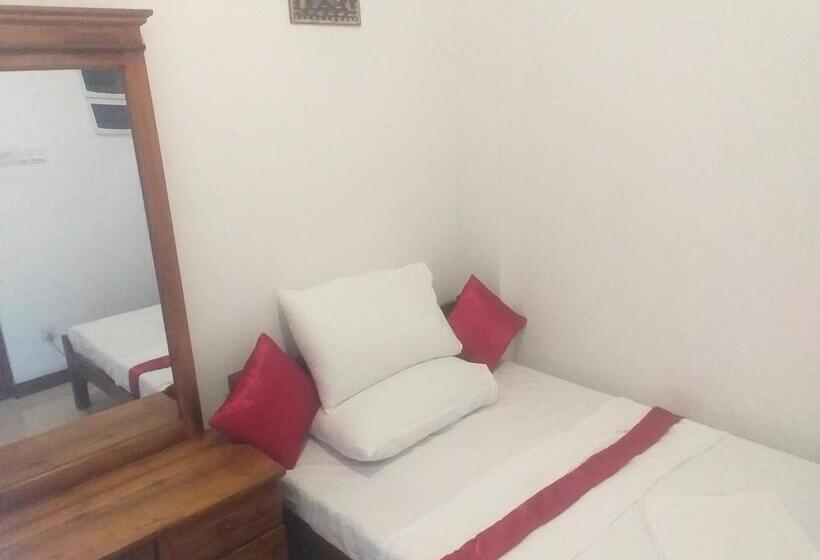 Economy Single Room, De Mansion Hotels