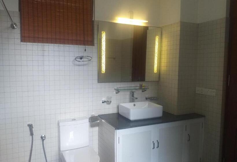 Economy Triple Room, De Mansion Hotels