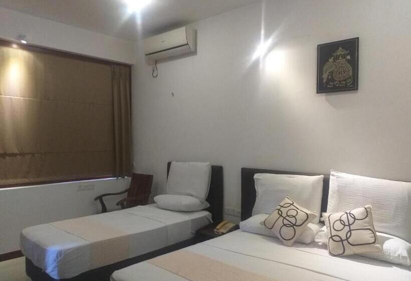 Superior Triple Room, De Mansion Hotels