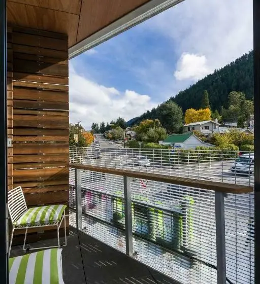 Perhehuone, Lylo Queenstown