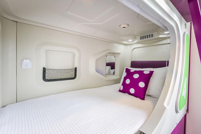 Bed in Shared Room with Shared Bathroom, Lylo Queenstown