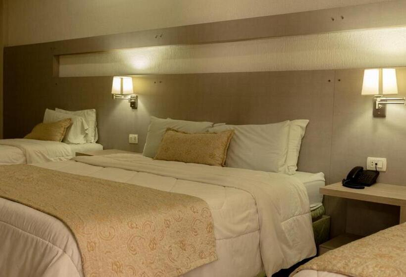 اتاق استاندارد سه نفره, Los Alpes Santa Teresa