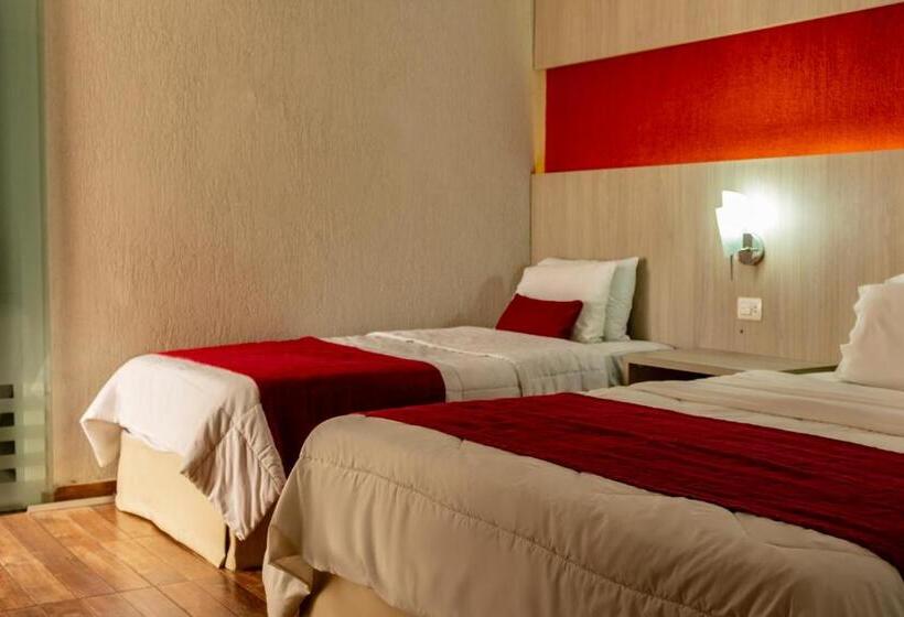 اتاق استاندارد سه نفره, Los Alpes Santa Teresa