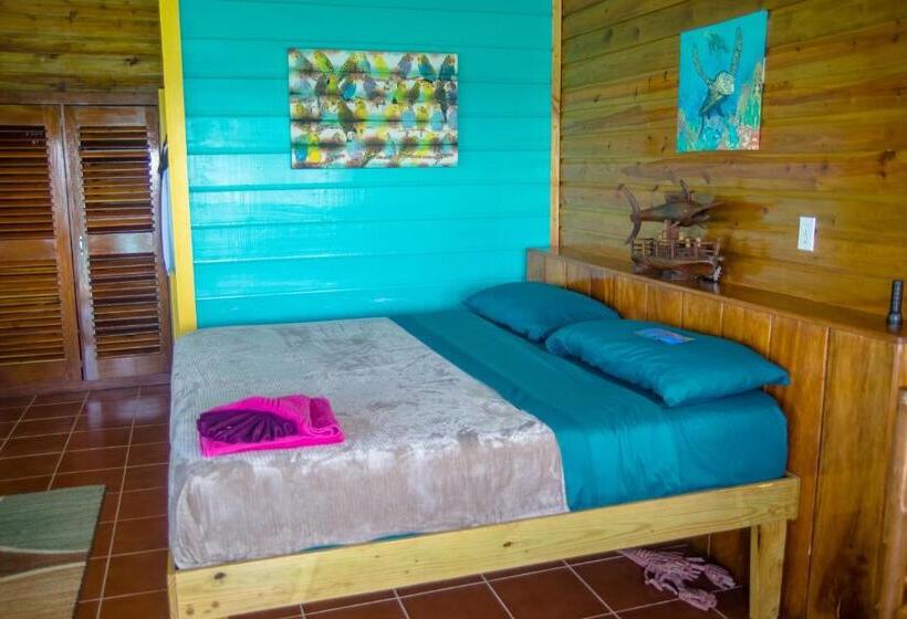 בקתה סטנדרטית עם נוף לים, King Lewey S Island Resort