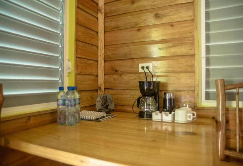 בקתה סטנדרטית עם נוף לים, King Lewey S Island Resort