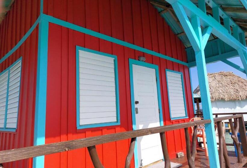 בקתה סטנדרטית עם נוף לים, King Lewey S Island Resort