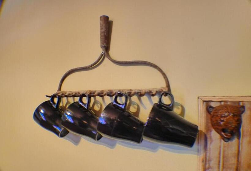 스위트, Miner's Camp