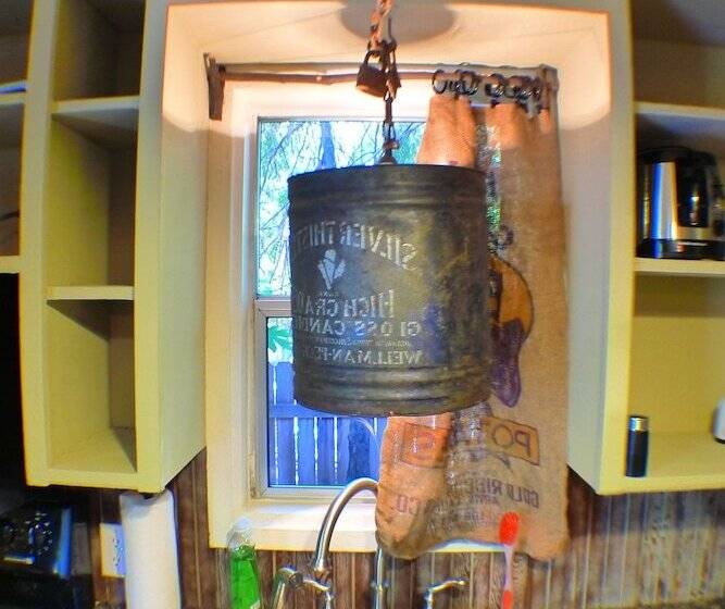 스탠다드 룸, Miner's Camp