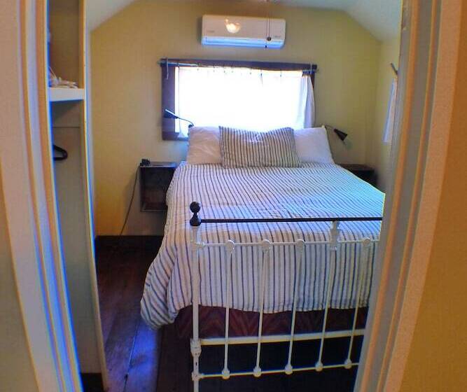 스탠다드 룸, Miner's Camp