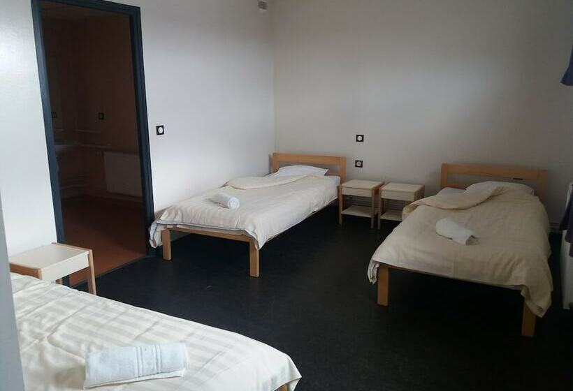 Quarto Triplo Estandar, L'escale