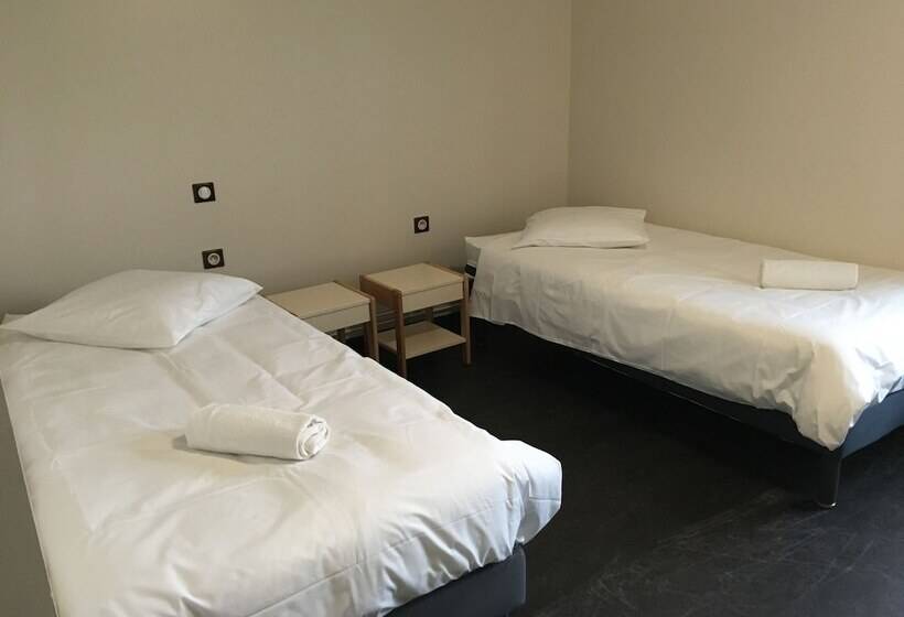 适合残疾人使用的标准间, L'escale