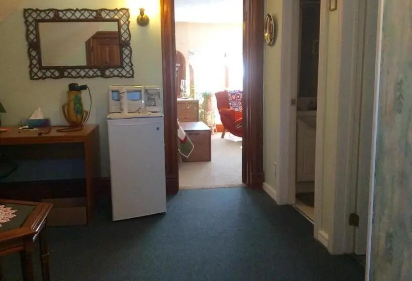 スタンダードルーム, 10th Avenue Guest House & Suites