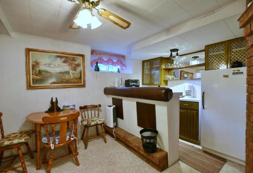 豪华工作室, 10th Avenue Guest House & Suites