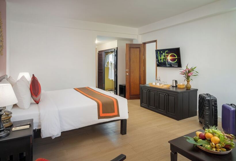 اتاق کلاسیک با چشمانداز استخر, Pandora Suite D Angkor