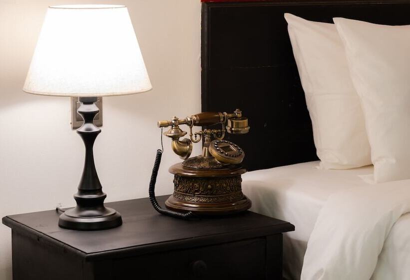 اتاق کلاسیک با چشمانداز استخر, Pandora Suite D Angkor