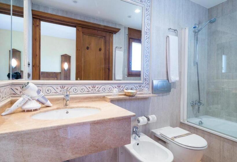 コンフォートルーム, Restaurant Cal Petit