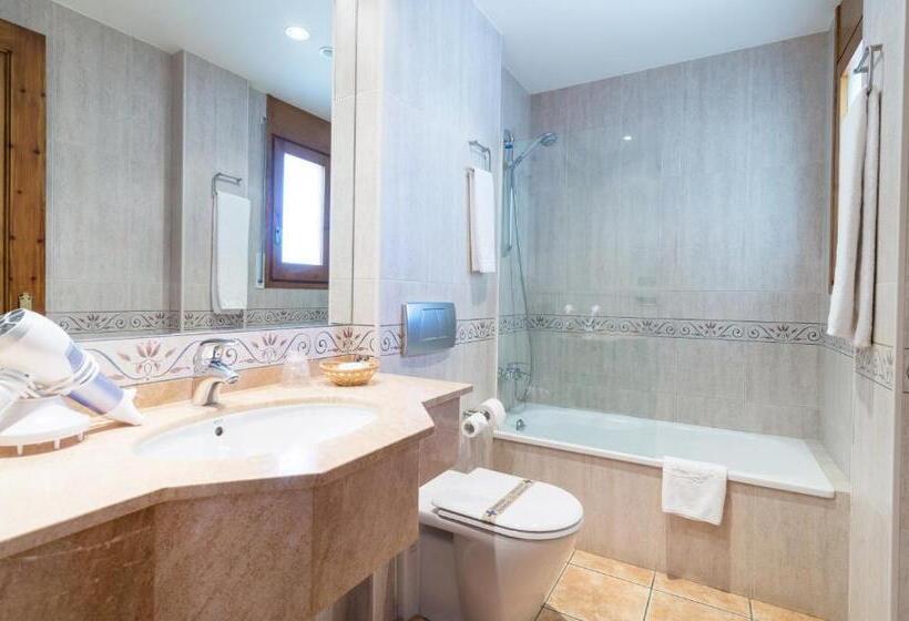 コンフォートルーム, Restaurant Cal Petit