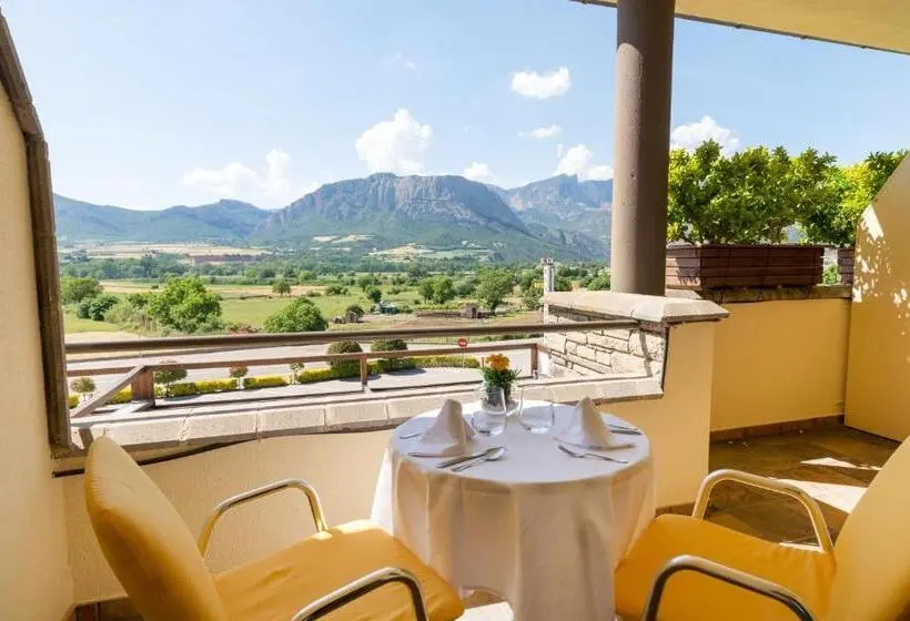 コンフォートルーム, Restaurant Cal Petit