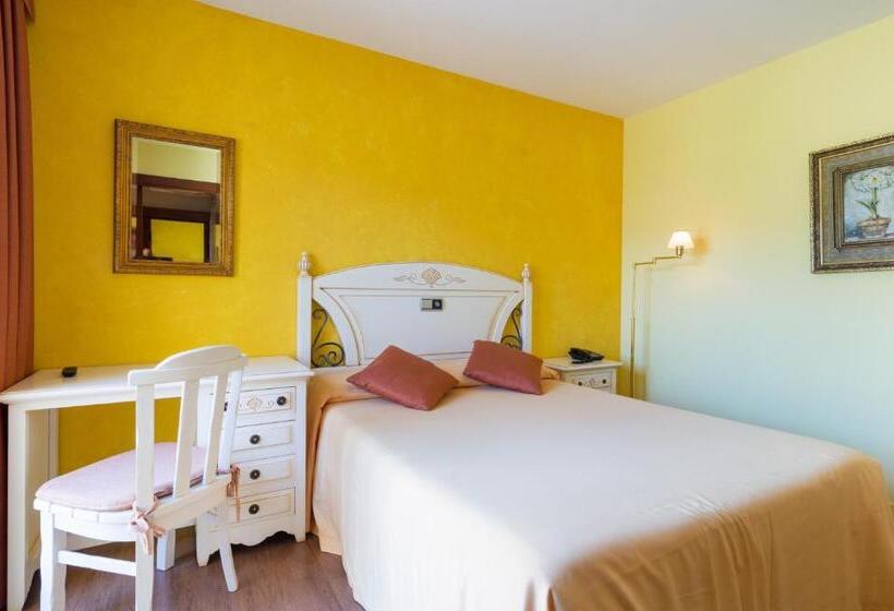 スーペリアールーム, Restaurant Cal Petit