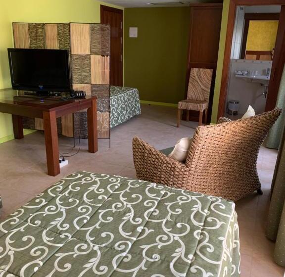 スーペリアトリプルルーム, Restaurant Cal Petit