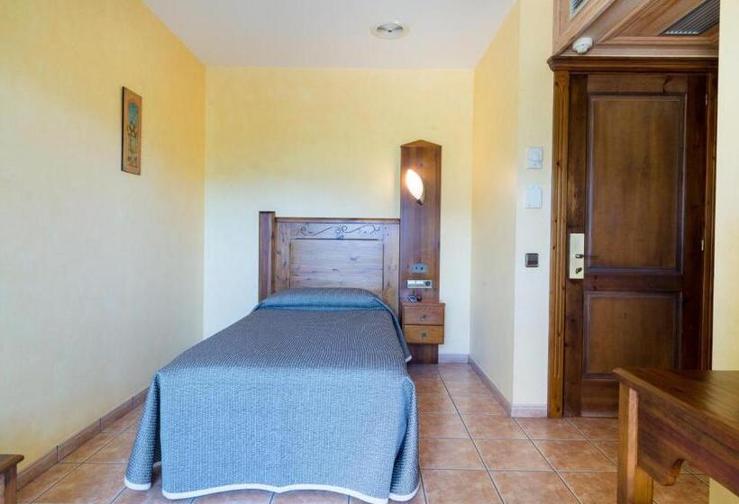 バルコニー付きシングルスタンダードルーム, Restaurant Cal Petit