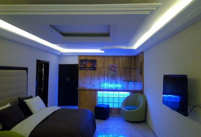 استودیوی سوپریور, Saphir