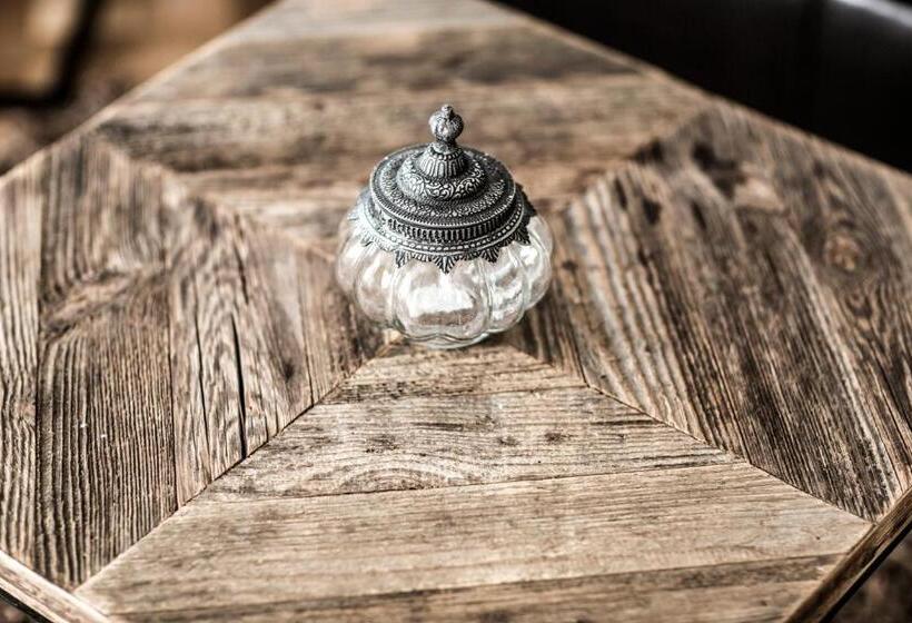 سوییت جونیور, The Yard Zürich