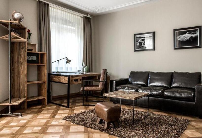 سوییت جونیور, The Yard Zürich