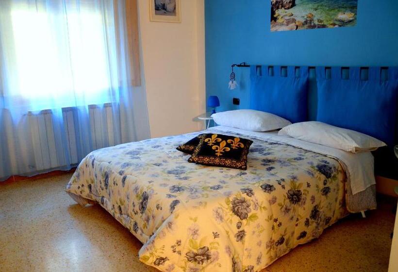 اتاق لوکس با چشمانداز باغ, L'acchiappasogni