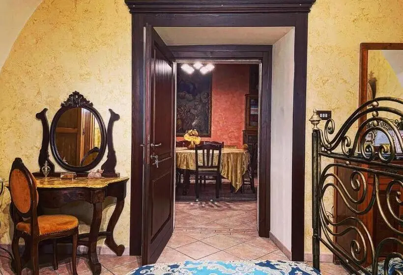 سوییت, L'antica Dimora
