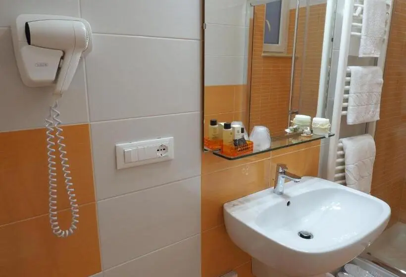 اتاق لوکس با چشم‌انداز شهر, Pepè Accommodation