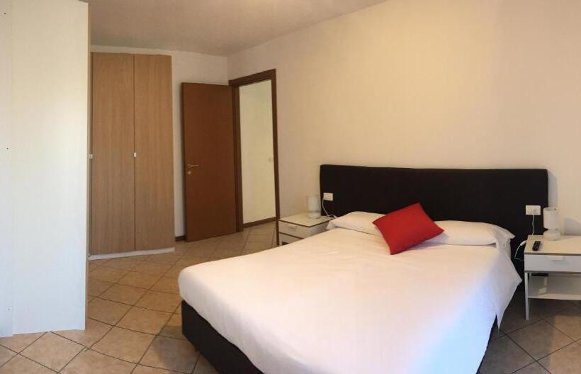 דירת חדר, Como S Lake Mountains B&b