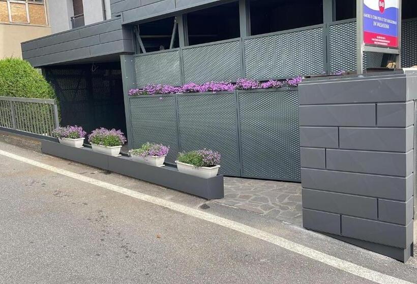 דירה בת חדר שינה 1 עם נוף, Como S Lake Mountains B&b