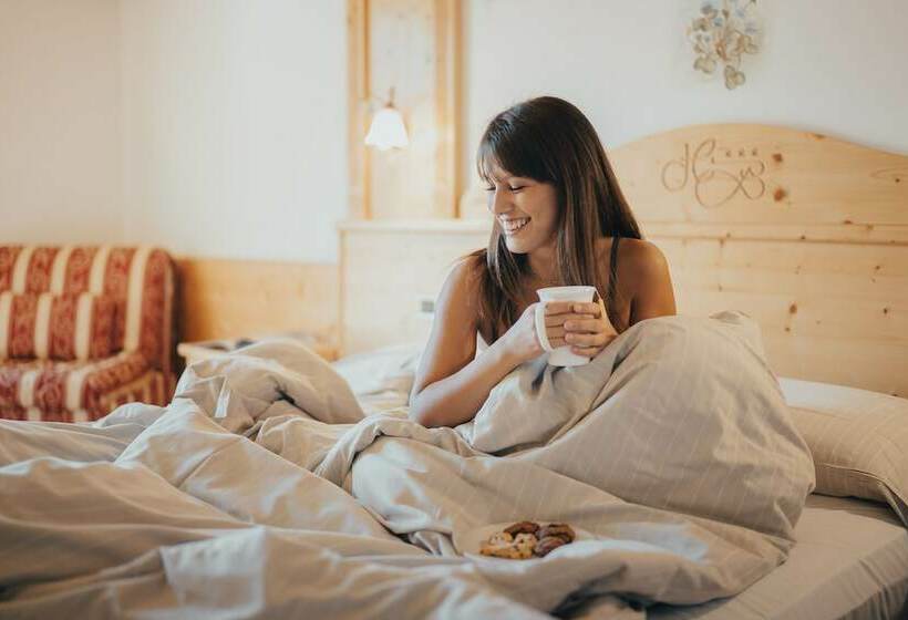 חדר סופריור לשלושה, Bezzi