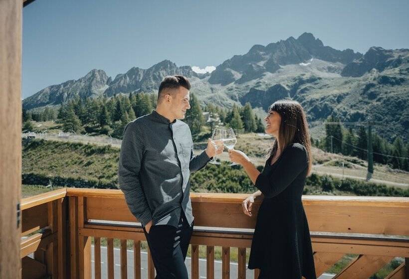 חדר סופריור לשלושה, Bezzi