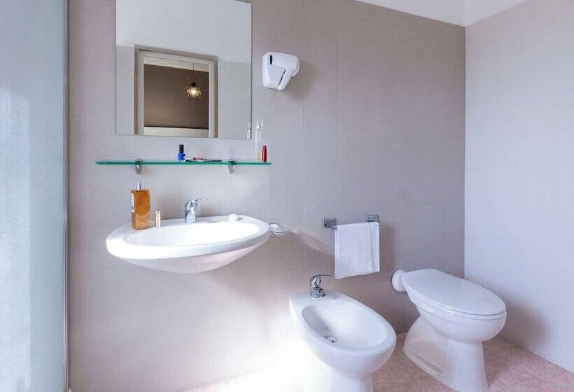 Quarto Estandar, Ibis Styles Trani