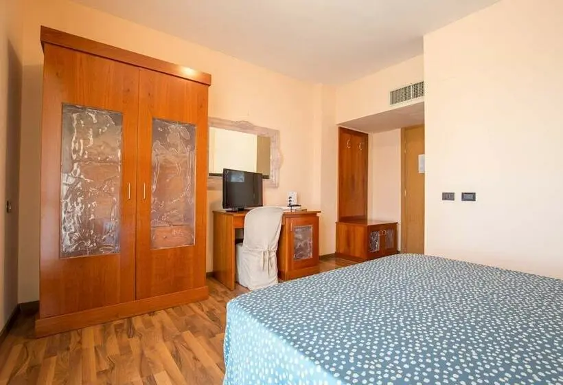 スタンダードシングルルーム, L'aragosta