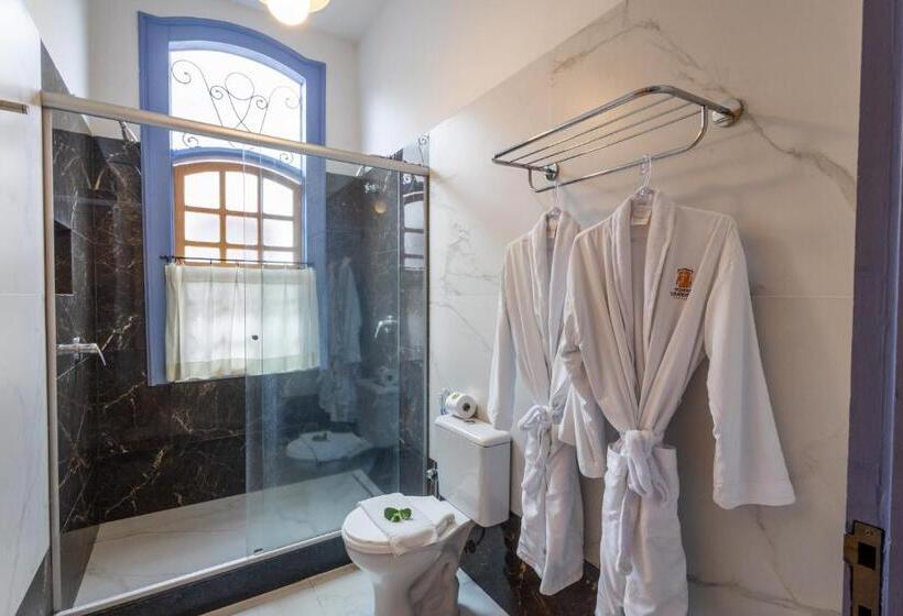 Номер Deluxe с Гидромассажем, Pousada Pequena Tiradentes