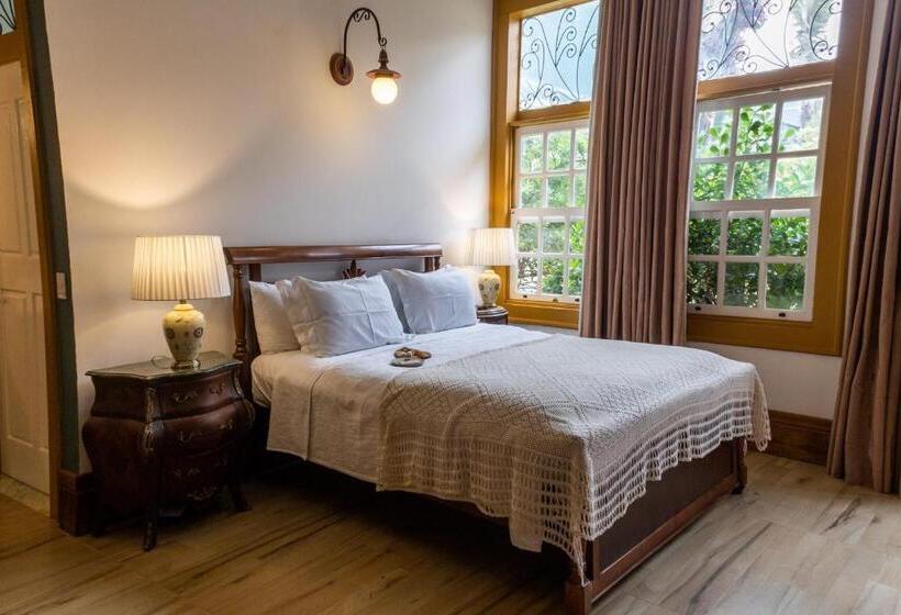 Номер Deluxe с Гидромассажем, Pousada Pequena Tiradentes