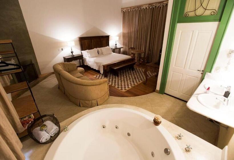 Номер Deluxe с Гидромассажем, Pousada Pequena Tiradentes