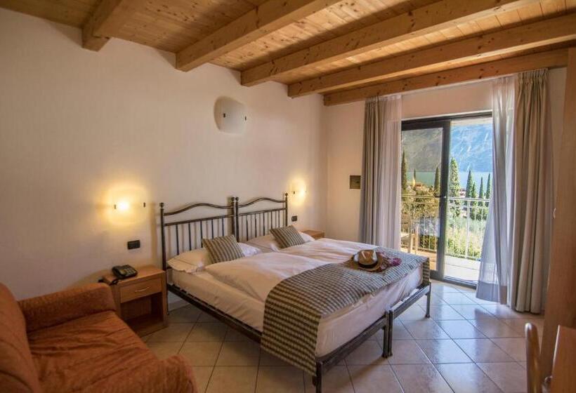 スタンダードルーム, Rosemarie