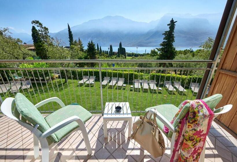 スタンダードルーム, Rosemarie