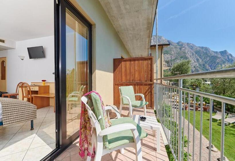 スタンダードルーム, Rosemarie