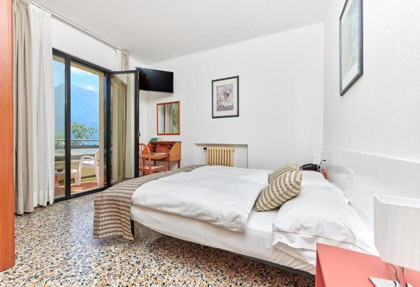 エコノミールーム, Rosemarie