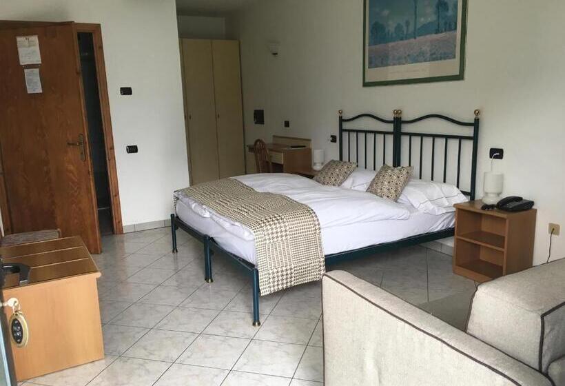 ガーデンビュースタンダードルーム, Rosemarie