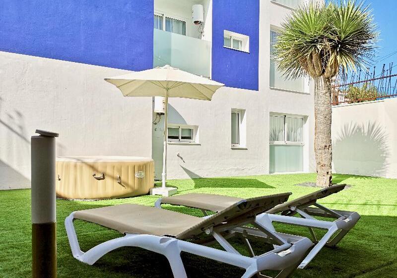 テラス付き１ベッドルームアパートメント, The Blue Corner Apartments