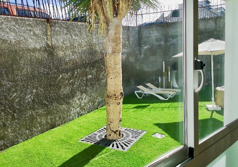 テラス付き１ベッドルームアパートメント, The Blue Corner Apartments