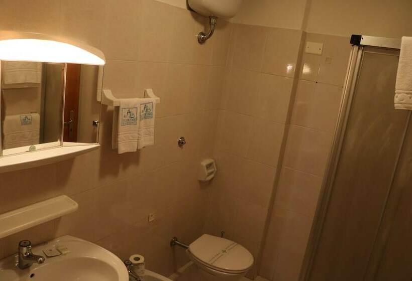 غرفة قياسية رباعية, Le Sirene Bed And Breakfast