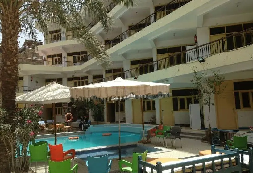 اتاق لوکس یک تخته, Rezeiky Hotel & Camp