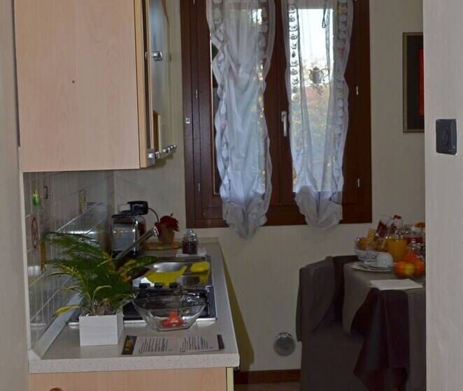 Quarto Familiar, Ca  Gialla